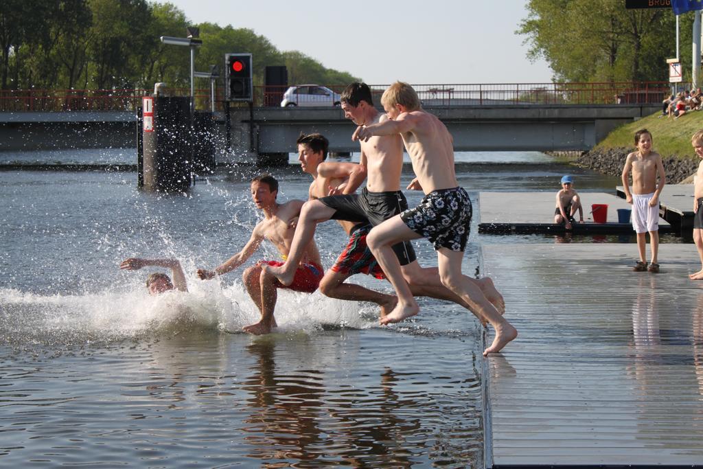 Herdersbrug Youth Hostel Брюж Екстериор снимка