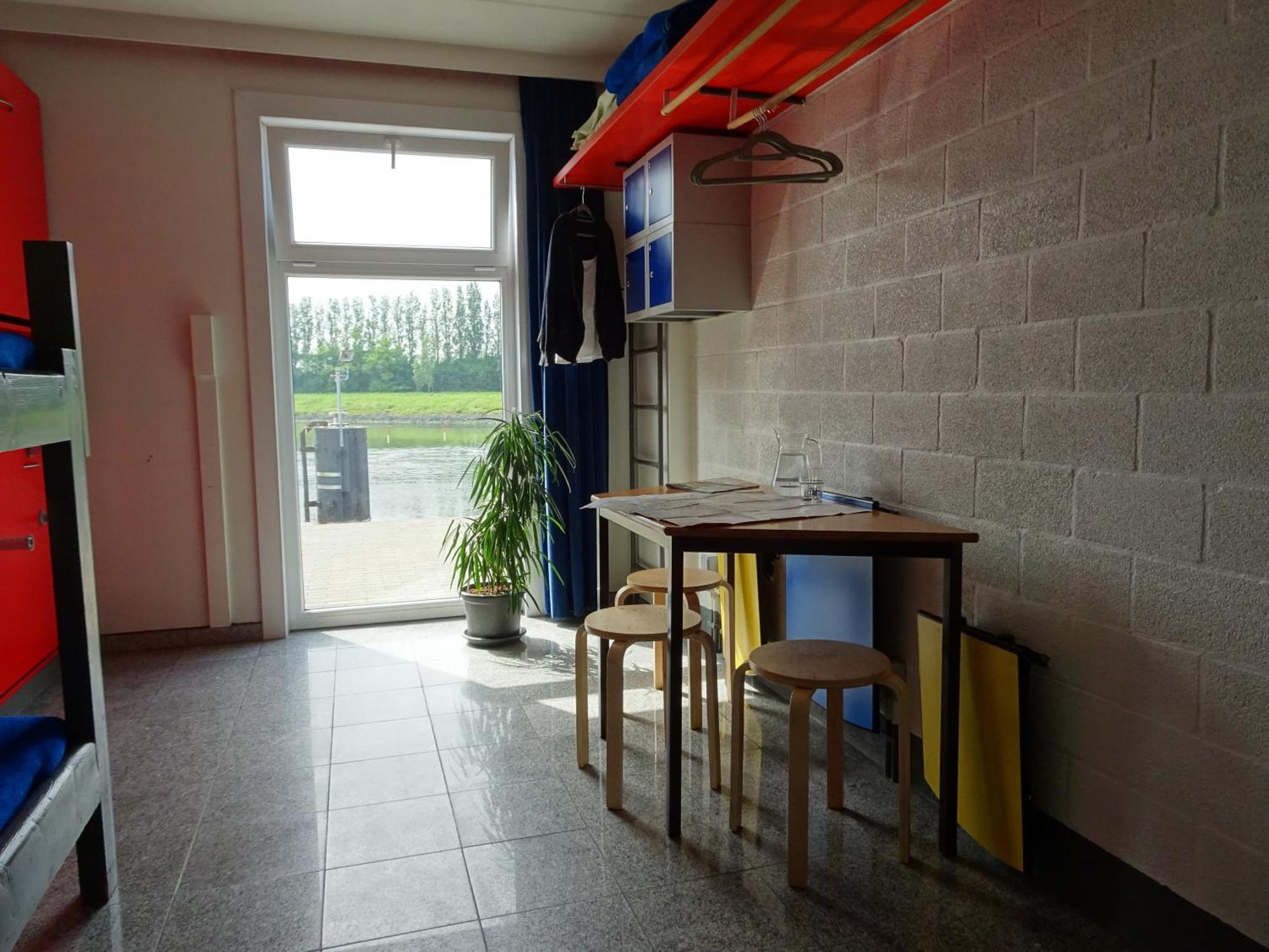 Herdersbrug Youth Hostel Брюж Екстериор снимка