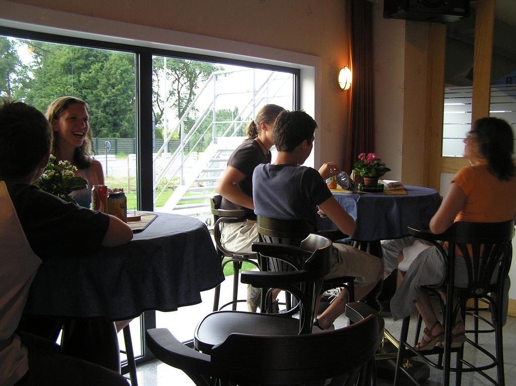 Herdersbrug Youth Hostel Брюж Екстериор снимка