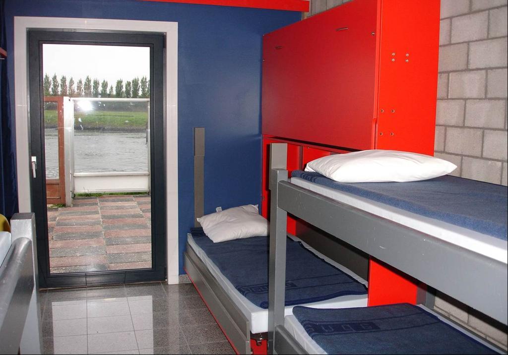 Herdersbrug Youth Hostel Брюж Стая снимка